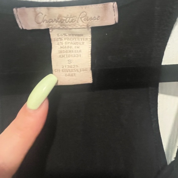 Little Black Vneck Top🖤 - Picture 5 of 5